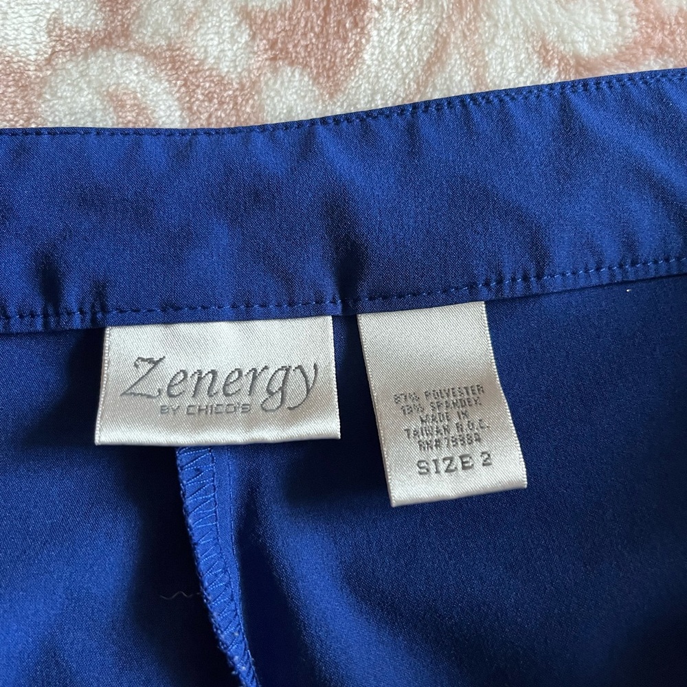 Chico’s size 2(14) Zenergy Capri.